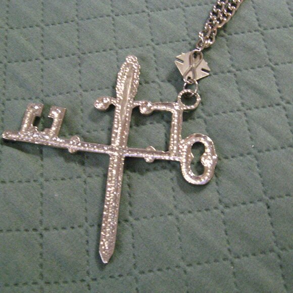 The Knights of Columbus Vintage Large Necklace - Picture 5 of 10